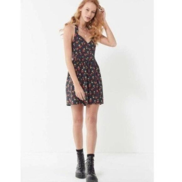 Urban Outfitters Mamie Linen Cherry Print Halter Mini Dress Pin Up Size Small - Picture 10 of 12